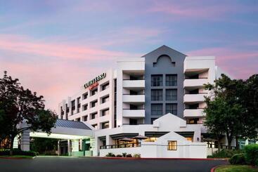 هتل Courtyard By Marriott Richmond Berkeley