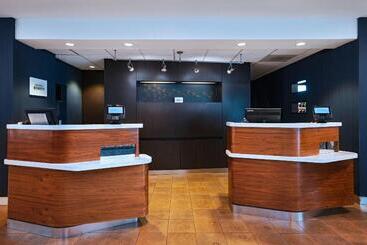 ホテル Courtyard By Marriott San Antonio Airport