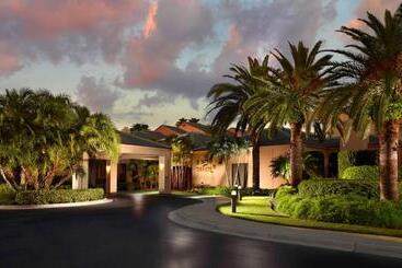 هتل Courtyard By Marriott West Palm Beach