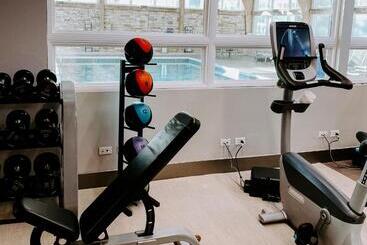 هتل Crowne Plaza Chicago Sw   Burr Ridge, An Ihg