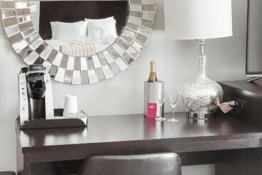 هتل Crowne Plaza Chicago Sw   Burr Ridge, An Ihg