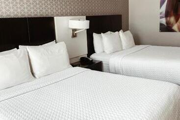 هتل Crowne Plaza Chicago Sw   Burr Ridge, An Ihg