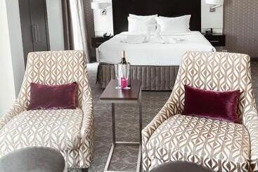 هتل Crowne Plaza Chicago Sw   Burr Ridge, An Ihg