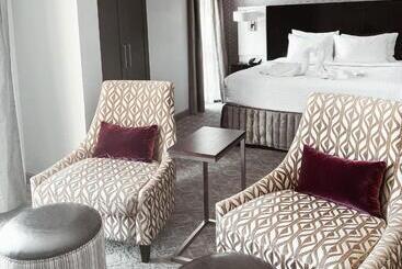 هتل Crowne Plaza Chicago Sw   Burr Ridge, An Ihg