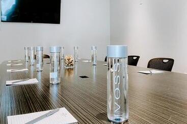 هتل Crowne Plaza Chicago Sw   Burr Ridge, An Ihg
