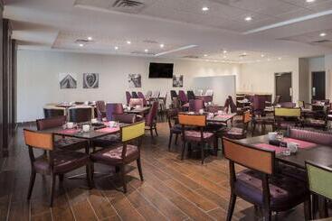 هتل Crowne Plaza Chicago Sw   Burr Ridge, An Ihg