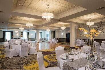 هتل Crowne Plaza Chicago Sw   Burr Ridge, An Ihg