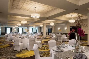 هتل Crowne Plaza Chicago Sw   Burr Ridge, An Ihg