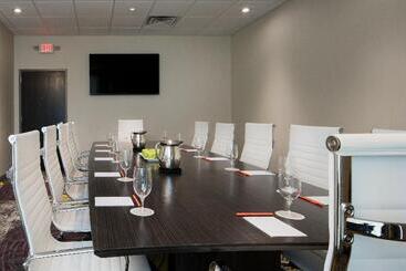 هتل Crowne Plaza Chicago Sw   Burr Ridge, An Ihg