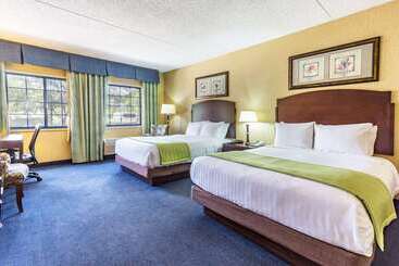 هتل Days Inn & Suites By Wyndham Mesa Near Phoenix