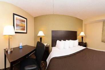 هتل Days Inn By Wyndham Bismarck