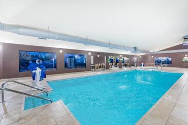 هتل Days Inn By Wyndham Bismarck
