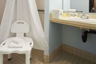 هتل Days Inn By Wyndham Coeur D'alene