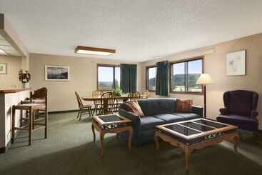 هتل Days Inn By Wyndham Coeur D'alene