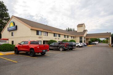 هتل Days Inn By Wyndham Coeur D'alene