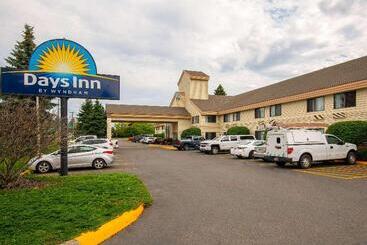 هتل Days Inn By Wyndham Coeur D'alene