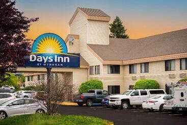هتل Days Inn By Wyndham Coeur D'alene