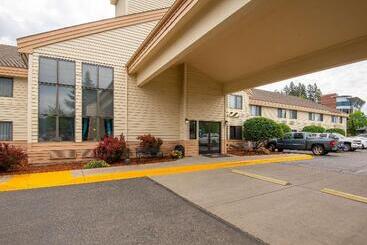 هتل Days Inn By Wyndham Coeur D'alene