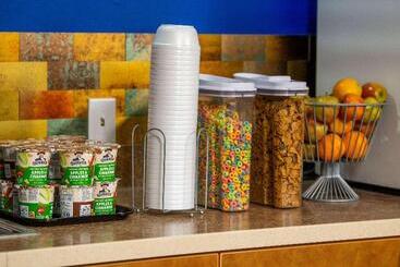 هتل Days Inn By Wyndham Coeur D'alene