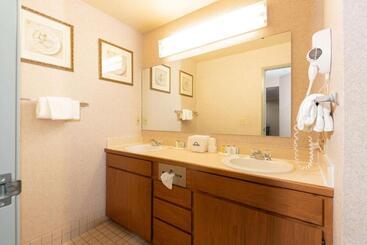 هتل Days Inn By Wyndham Coeur D'alene