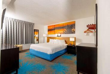 هتل Days Inn By Wyndham Coeur D'alene