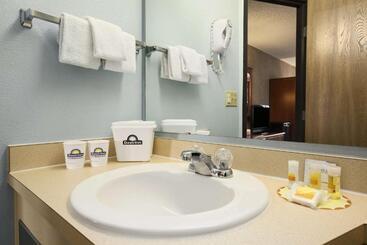 هتل Days Inn By Wyndham Coeur D'alene