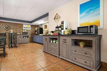 هتل Days Inn By Wyndham Fort Collins
