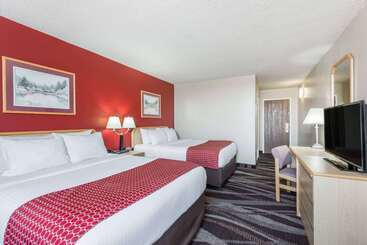 هتل Days Inn By Wyndham Gillette