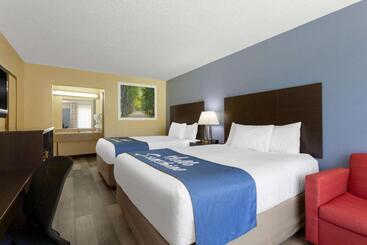 هتل Days Inn By Wyndham Greensboro Airport