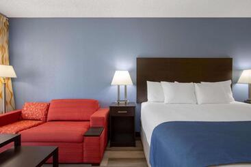 هتل Days Inn By Wyndham Greensboro Airport