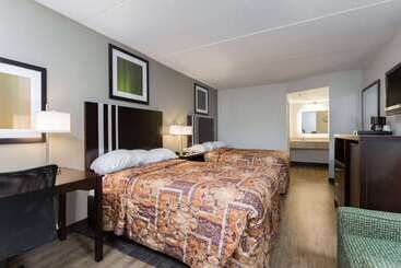 هتل Days Inn By Wyndham Harrisburg North