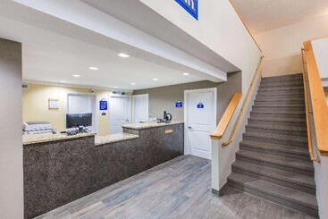 هتل Days Inn By Wyndham Hays