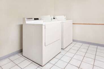 هتل Days Inn By Wyndham Iron Mountain