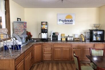 هتل Days Inn By Wyndham Iron Mountain