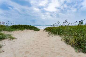 هتل Days Inn By Wyndham Kill Devil Hills Oceanfront  Wilbur