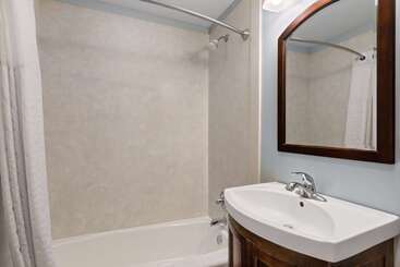 هتل Days Inn By Wyndham Kill Devil Hills Oceanfront Wilbur