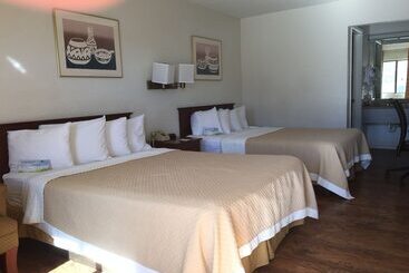 هتل Days Inn By Wyndham Kingman West