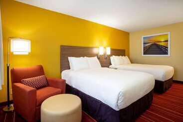 هتل Days Inn By Wyndham Marquette