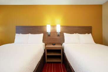 هتل Days Inn By Wyndham Marquette