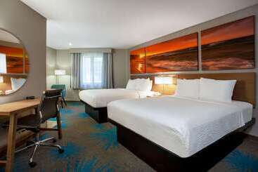 هتل Days Inn By Wyndham Marquette