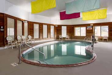 هتل Days Inn By Wyndham Marquette