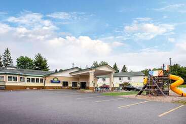 هتل Days Inn By Wyndham Marquette