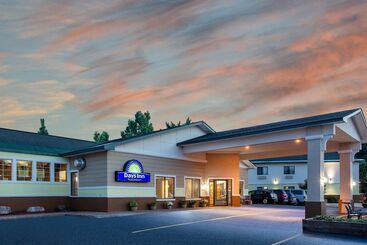 هتل Days Inn By Wyndham Marquette