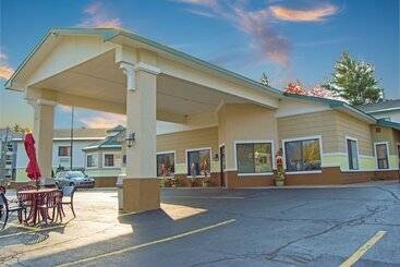 هتل Days Inn By Wyndham Marquette