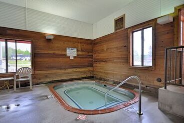 هتل Days Inn By Wyndham Marquette