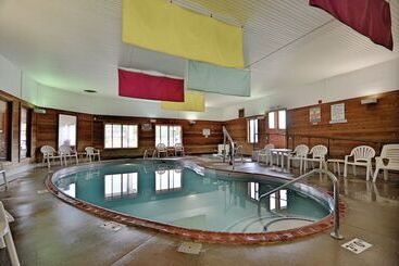 هتل Days Inn By Wyndham Marquette