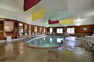 هتل Days Inn By Wyndham Marquette