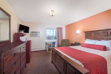 هتل Days Inn By Wyndham Minot