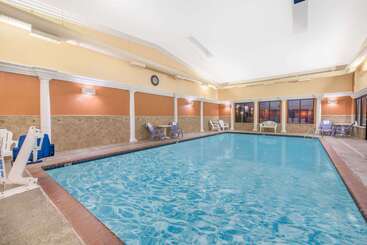 هتل Days Inn By Wyndham Minot