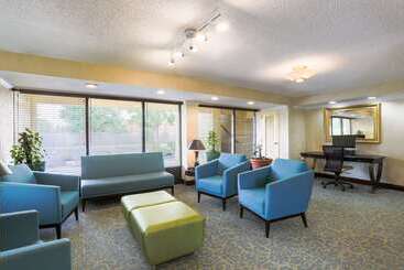 هتل Days Inn By Wyndham Newark Wilmington